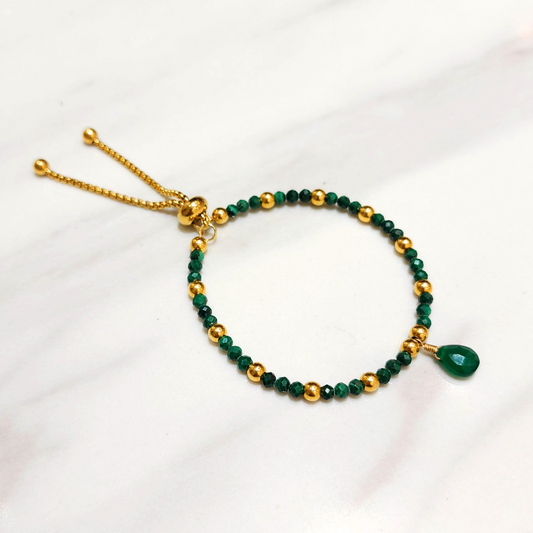 迷你孔雀石小珠配綠安力士手串款伸縮手鏈