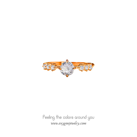 高碳鑽配小圓鋯石戒指