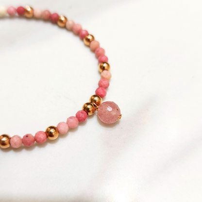 Mini rhodolite beads and strawberry crystal retractable bracelet