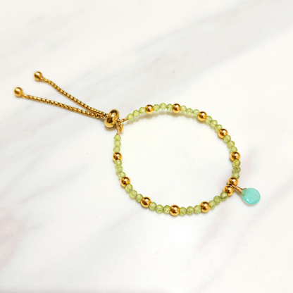Mini peridot beads and aquamarine chalcedony retractable bracelet 