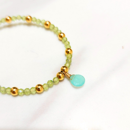 Peridot beads (with aquamarine chalcedony) bracelet 
