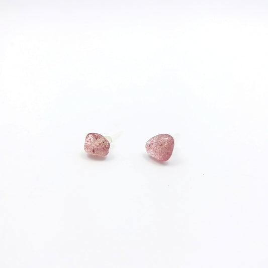 不規則形草莓晶碎石純銀耳釘