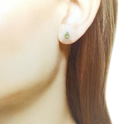 peridot stud earrings
